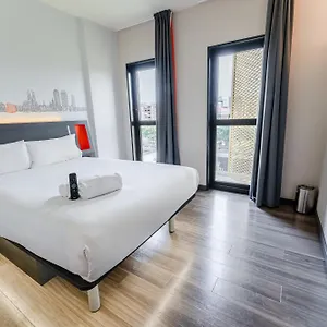 Easyhotel Barcelona Fira Hotell L'Hospitalet de Llobregat